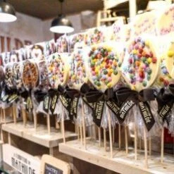 Chocolat Blanc Surprise Partie - Sucette Chocolat -Le Comptoir De Mathilde chocolat blanc surprise partie sucette chocolat 2