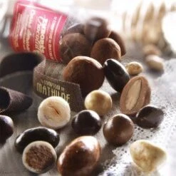 Raisins Au Sauternes Enrobés De Chocolat Noir -Le Comptoir De Mathilde raisin au sauternes enrobe chocolat noir 1